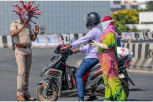 Chennai: Policeman wears "Coronavirus helmet" to spread awareness amongst public