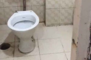 3 bathrooms for 40 people at a COVID-19 quarantine center in Delhi, a woman shares videos