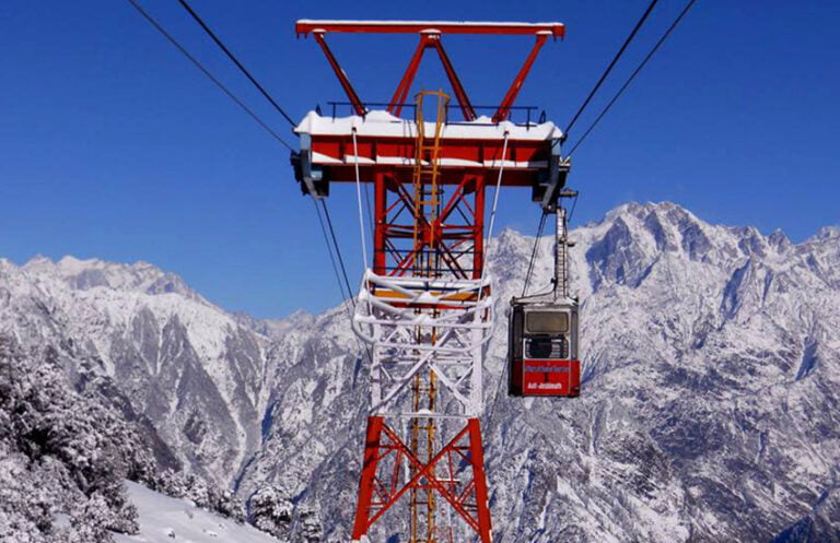 Auli Travel Guide 2021 - Best Places, Best visiting Time, Where to stay...